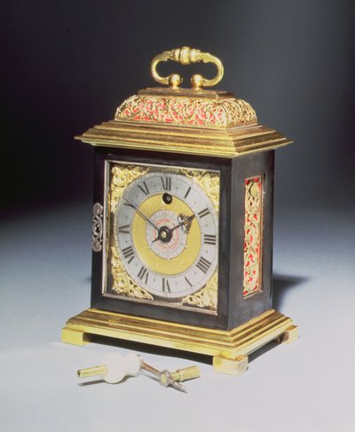 Miniatuur beugelklok met een blauwstalen en verguld metalen kast door Thomas Tompion (1639-1713), c.1710 door English School